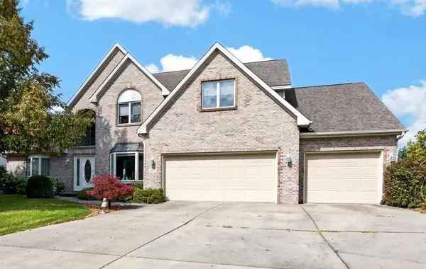 13 Bay Pointe Drive, Bloomington, IL 61704
