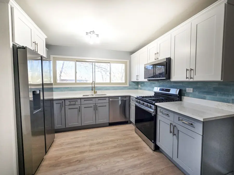 136 Virginia Court, Streamwood, IL 60107 - #2