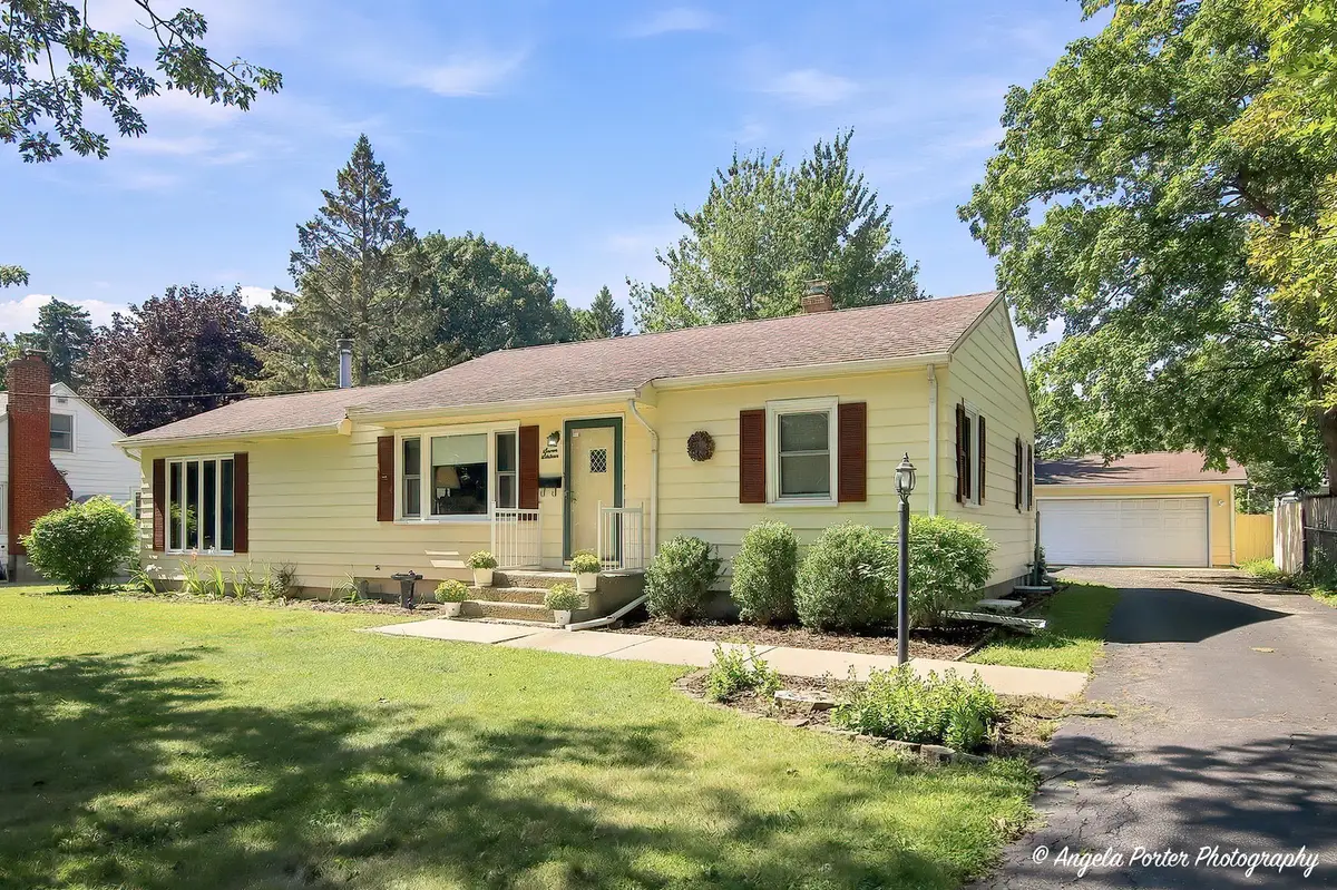 716 Kirkwood Avenue, Winthrop Harbor, IL 60096 - #1