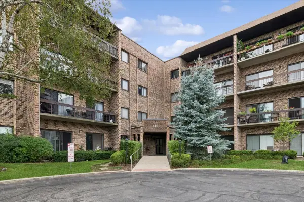 1400 N Elmhurst Road #318, Mount Prospect, IL 60056