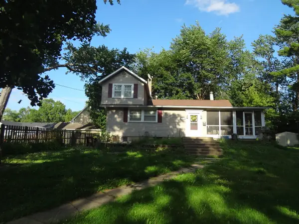 111 Millard Avenue, Fox River Grove, IL 60021