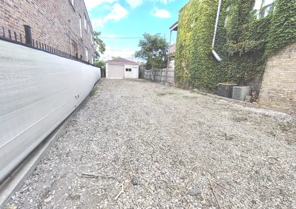 4950 W Diversey Avenue, Chicago, IL 60639