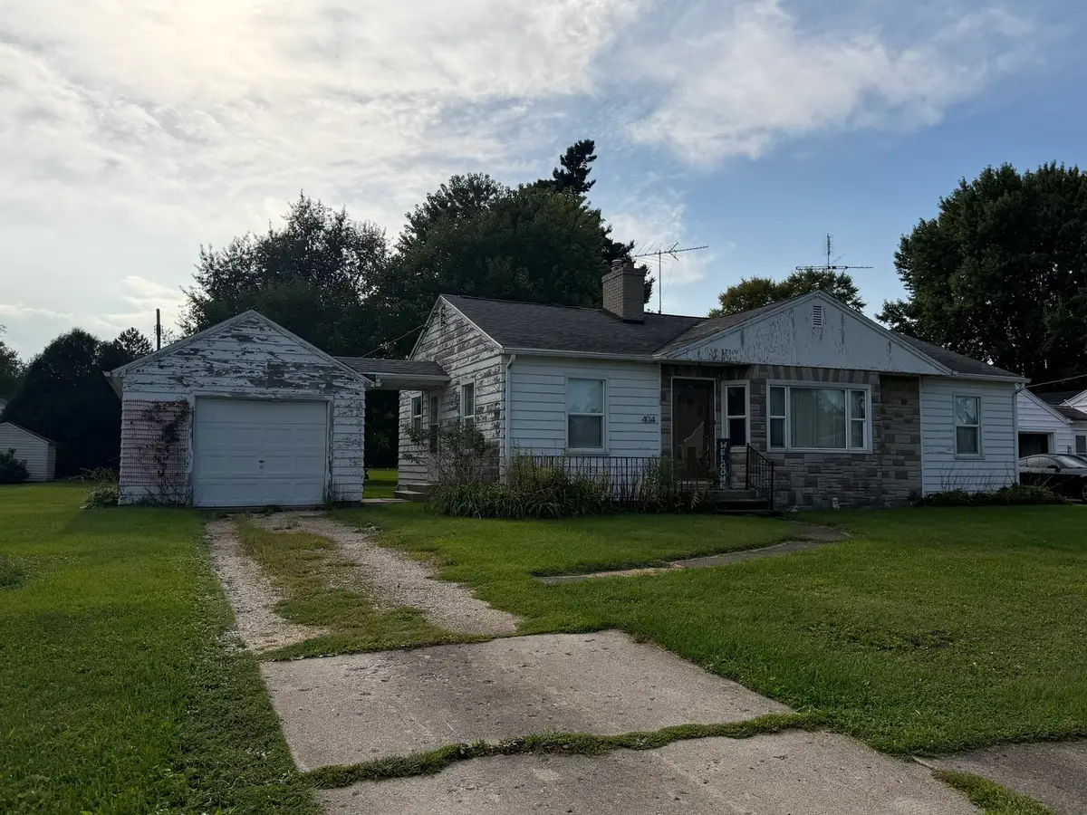 404 Maple Avenue, Forreston, IL 61030 - #1