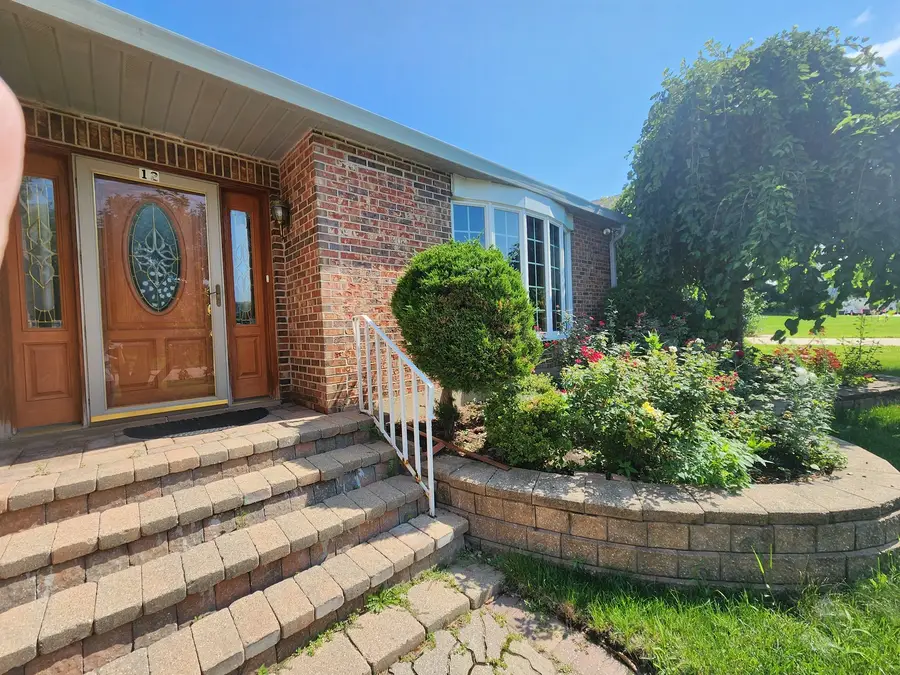 12 Mill Pond Drive, Glendale Heights, IL 60139 - #3