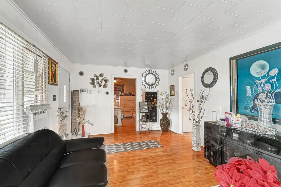 14041 S Calhoun Avenue, Burnham, IL 60633 - #3