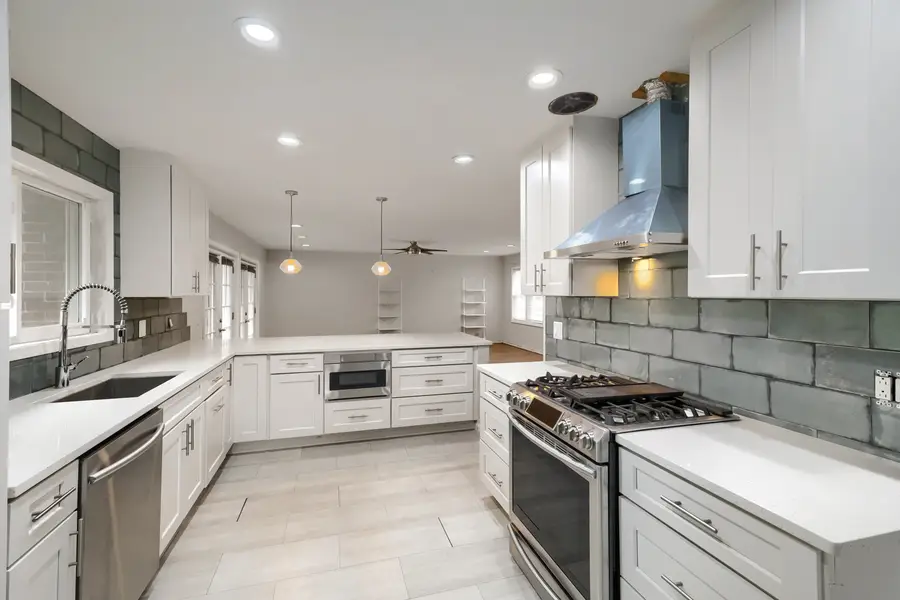 12 S Waterman Avenue, Arlington Heights, IL 60004 - #3
