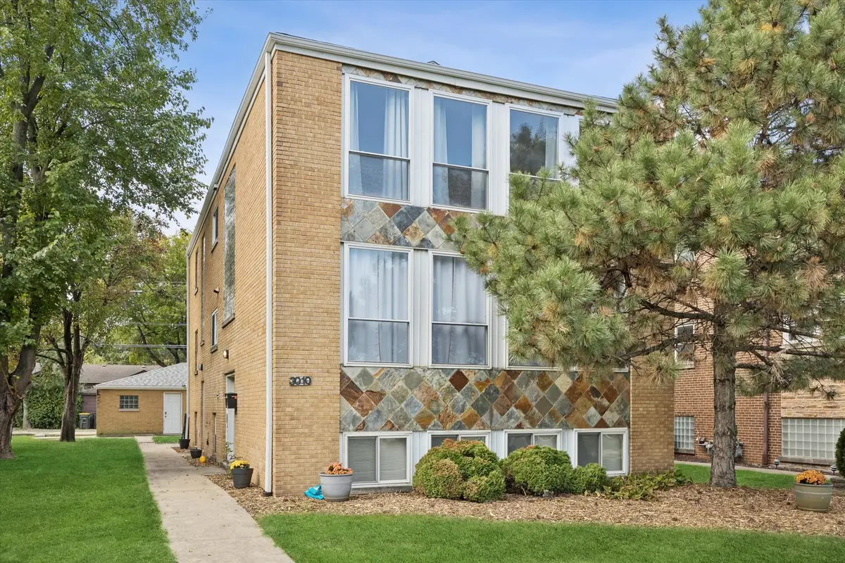 3010 Harlem Avenue #3, Riverside, IL 60546 - #1