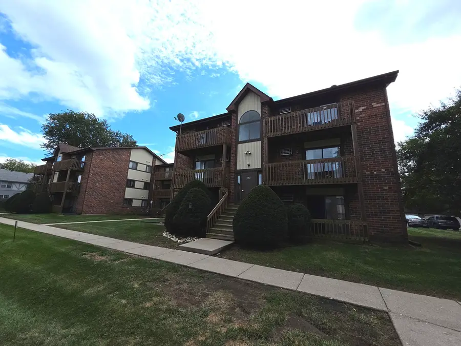 429 Berkshire Drive #21, Crystal Lake, IL 60014 - #2