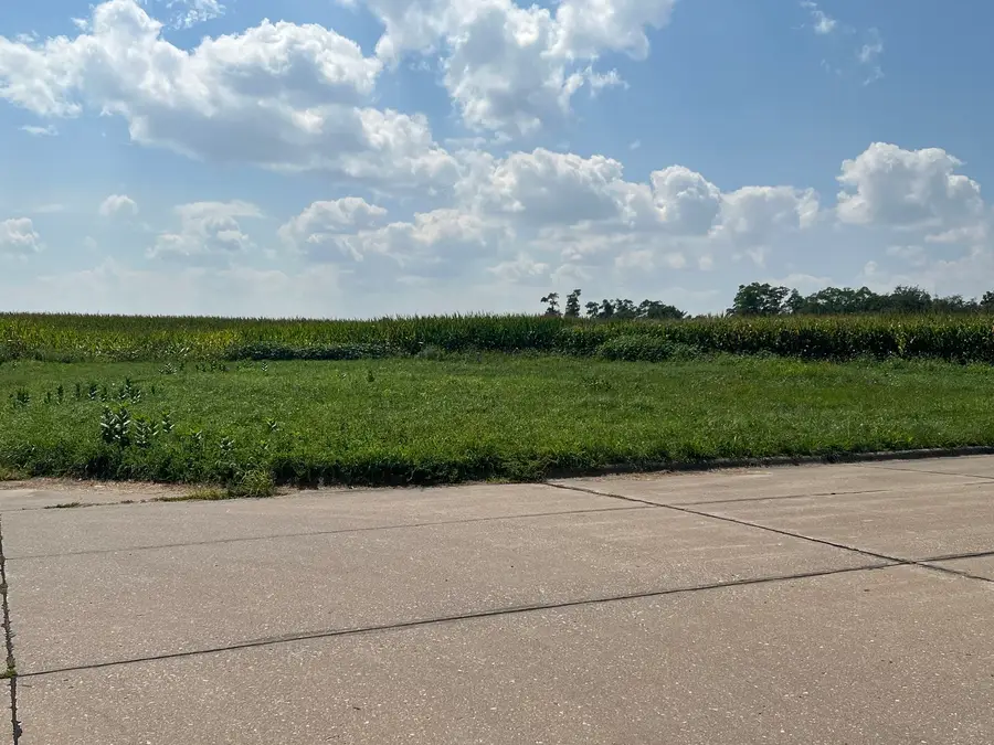 00 N Calvin Street, Davenport, IA 52804 - #3