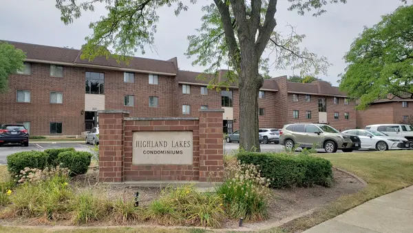 211 E Janata Avenue #3B, Lombard, IL 60148
