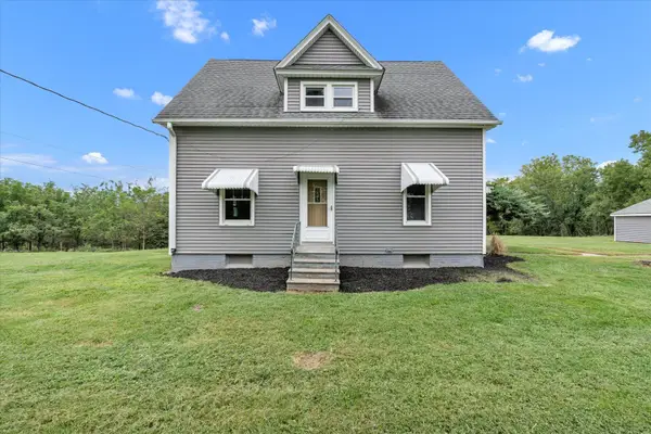 8850 Ridgewood Road, Rock Island, IL 61201