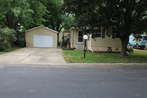 92 Oak Avenue, Sandwich, IL 60548