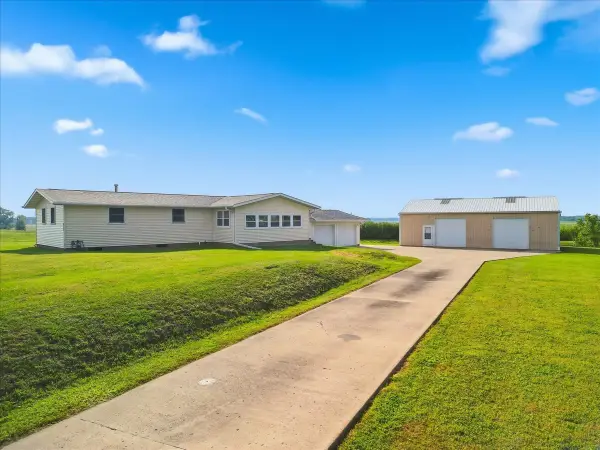 15661 Moline Road, Lyndon, IL 61261