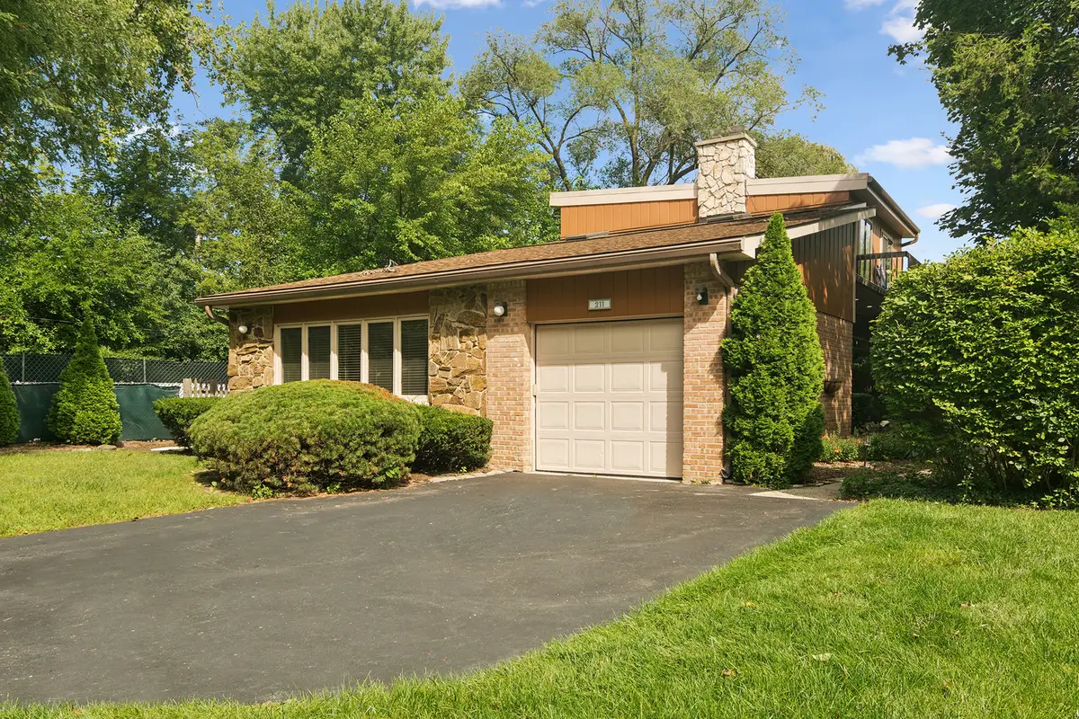 211 Blackhawk Road, Highland Park, IL 60035 - #1