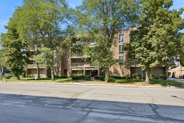 8350 W Addison Street #301, Chicago, IL 60634
