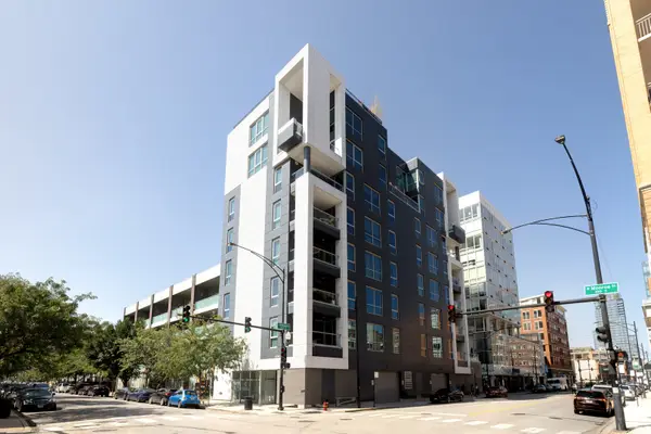 1000 W Monroe Street #201, Chicago, IL 60607