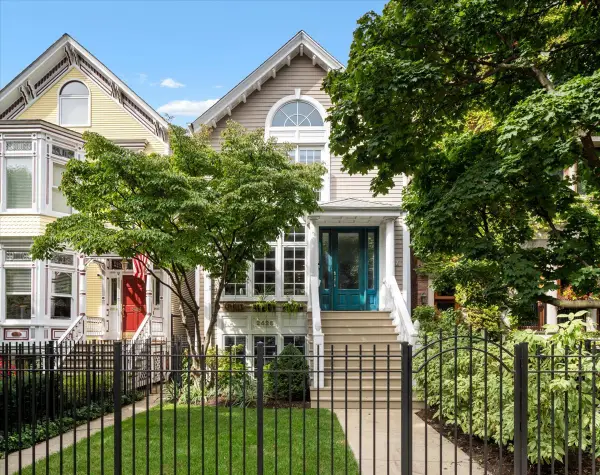 Address Withheld By Seller, Chicago, IL 60614