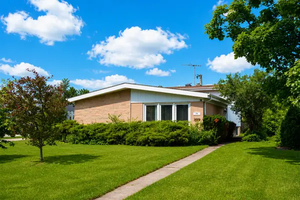 54 Fernwood Drive, Glenview, IL 60025
