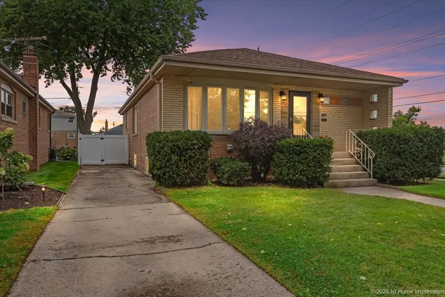 9100 S Ridgeway Avenue, Evergreen Park, IL 60805 - #2