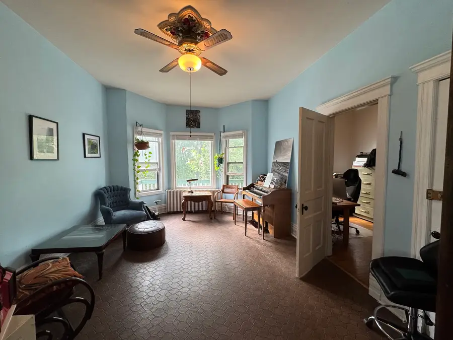 3933 N Ravenswood Avenue, Chicago, IL 60613 - #3