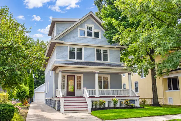 11 S Catherine Avenue, La Grange, IL 60525