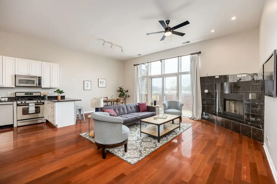 1395 N Milwaukee Avenue #3E, Chicago, IL 60622 - #2
