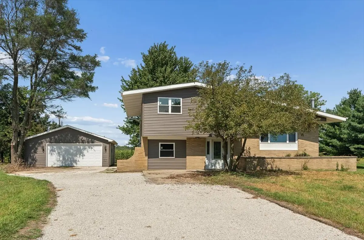 1188 E 3300 N Road, Chebanse, IL 60922 - #1