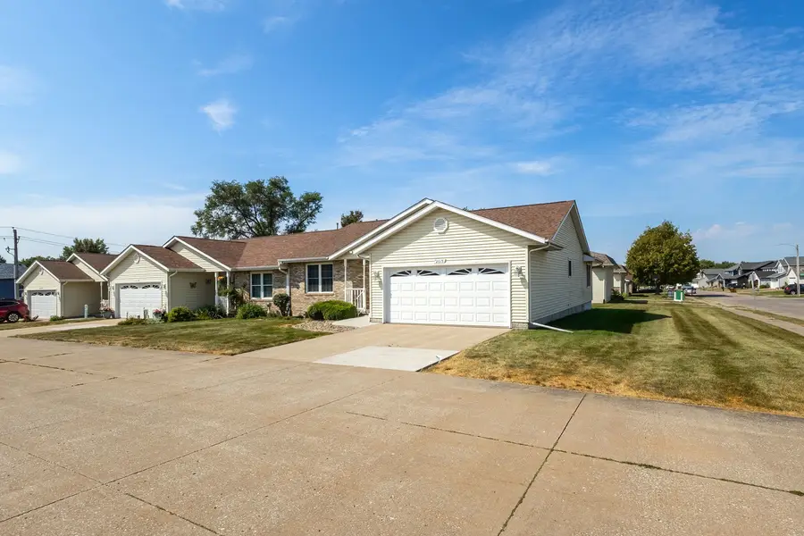 2615 W 63rd Street #2615, Davenport, IA 52806 - #2
