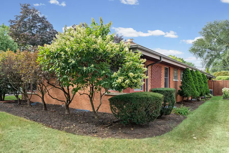 9400 Kilbourn Avenue, Skokie, IL 60076 - #3