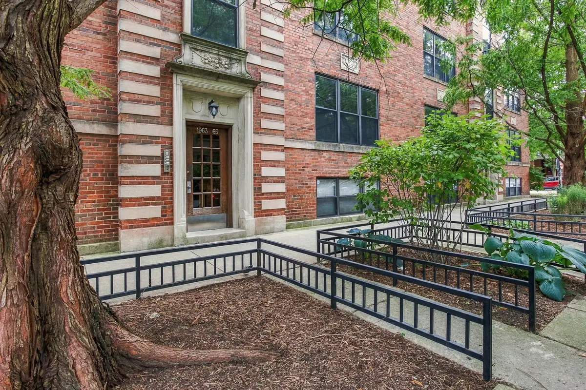 1965 W Cullom Avenue #3, Chicago, IL 60613 - #1