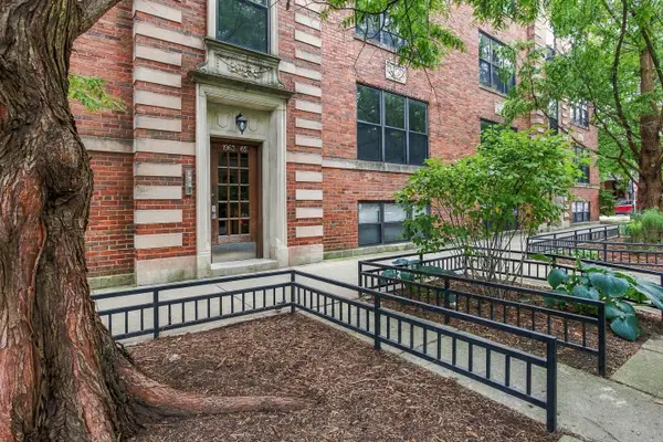 1965 W Cullom Avenue #3, Chicago, IL 60613
