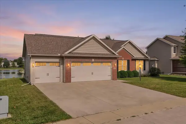 1813 Deer Run Drive, Mahomet, IL 61853