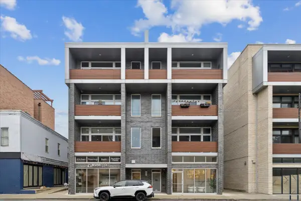 2837 N Halsted Street #2N, Chicago, IL 60657