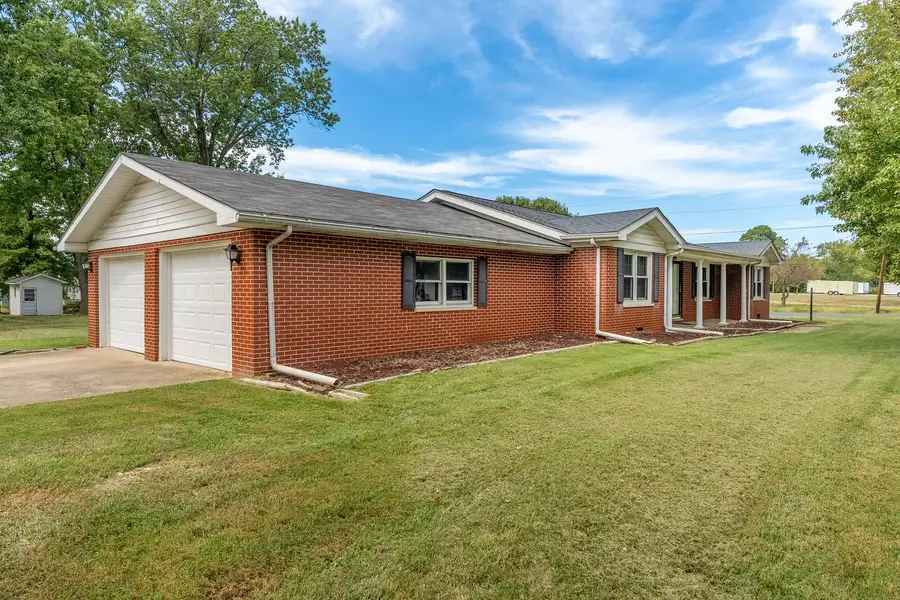 507 N Park Street, Sesser, IL 62884 - #2