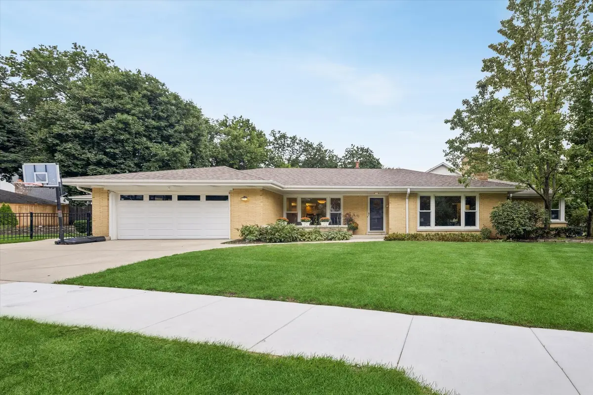 677 Wingate Road, Glen Ellyn, IL 60137 - #1