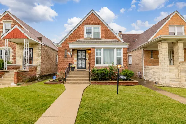 8614 S Prairie Avenue, Chicago, IL 60619