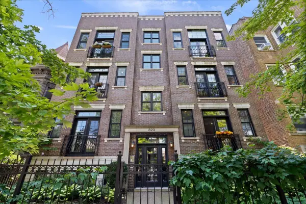 823 W Wolfram Street #3E, Chicago, IL 60657