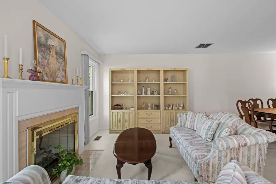 2017 N Charter Point Drive, Arlington Heights, IL 60004 - #3
