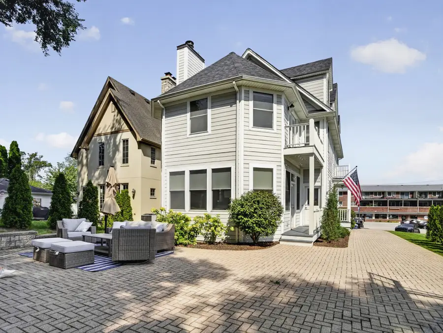 303 Park Avenue, Clarendon Hills, IL 60514 - #2