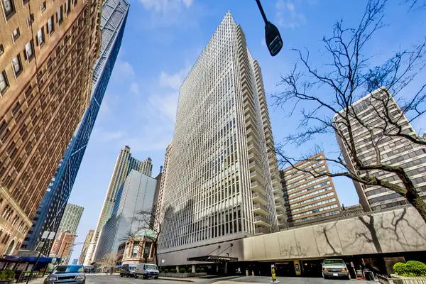 200 E Delaware Place #8C-9C, Chicago, IL 60611