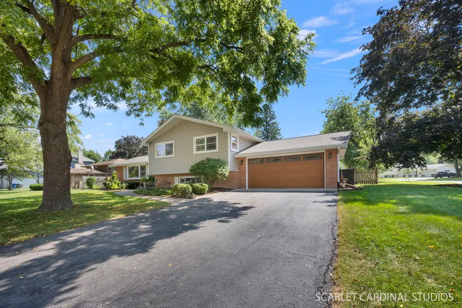 328 Spruce Drive, Naperville, IL 60540 - #2