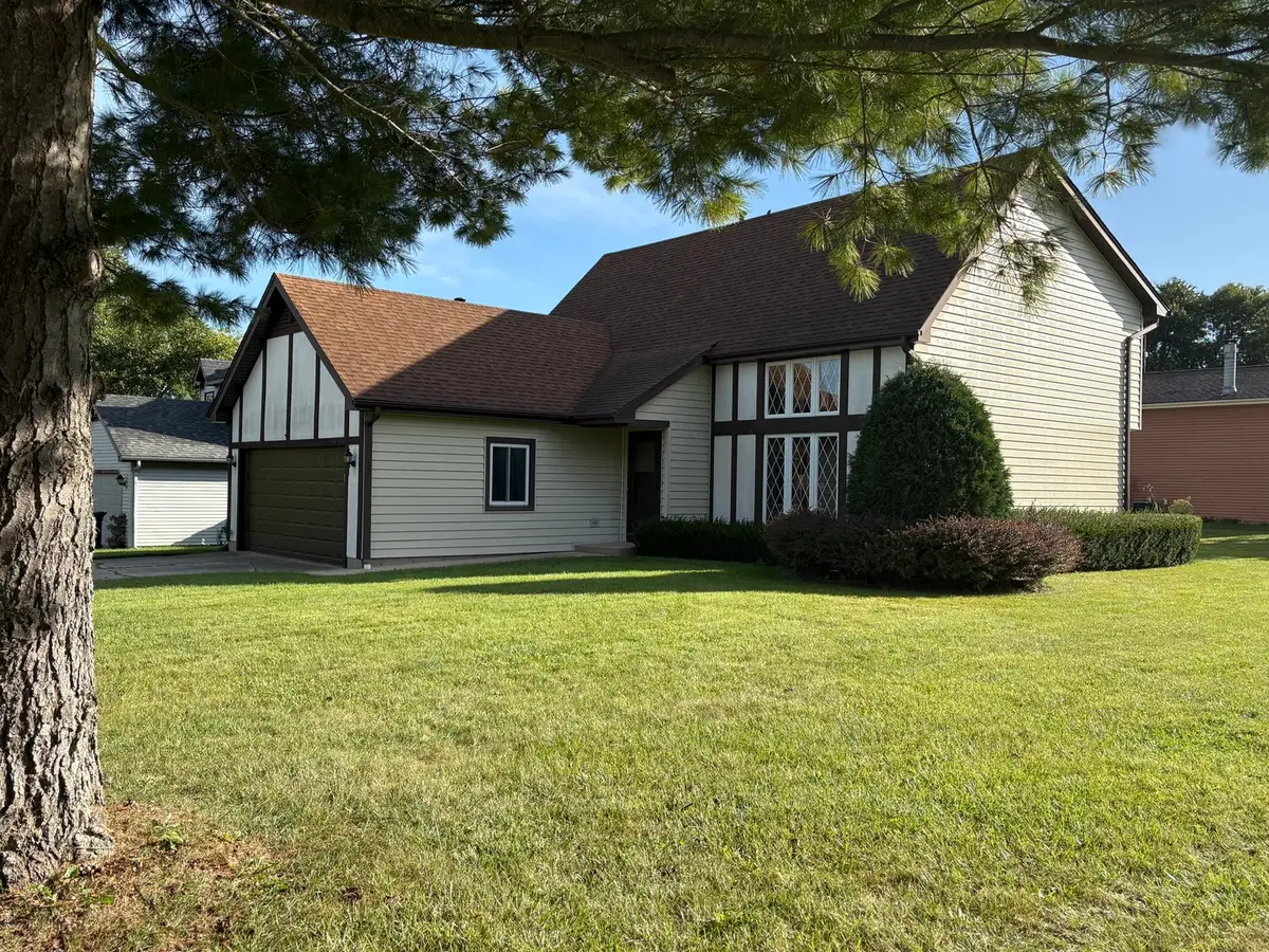 122 N Creekside Trail, McHenry, IL 60050 - #1