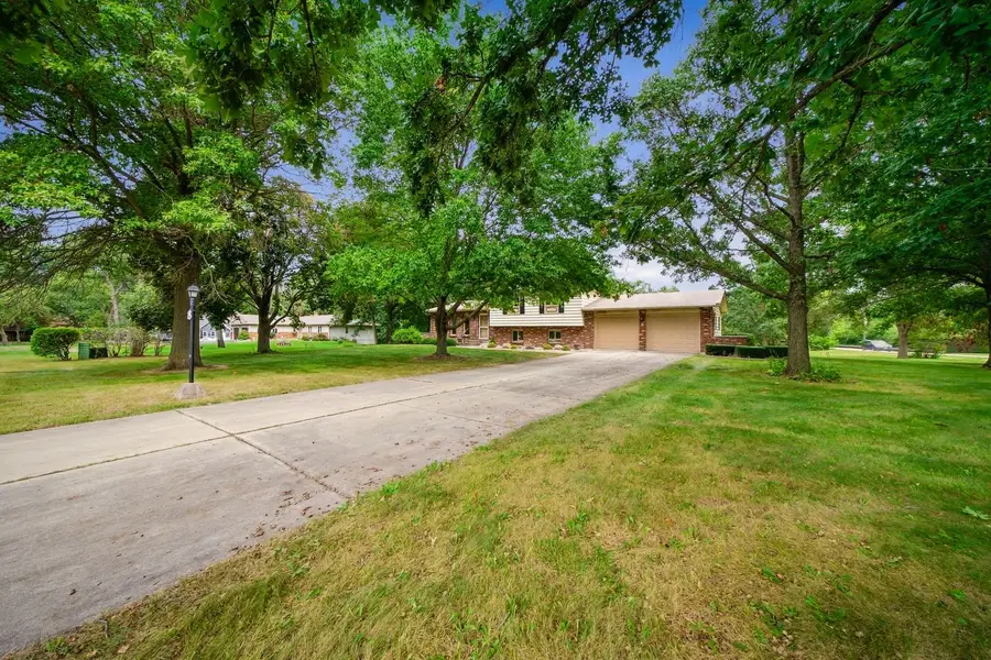 8 Hawthorne Drive, Oswego, IL 60543 - #3