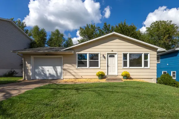 4210 Greenway Drive, Davenport, IA 52804