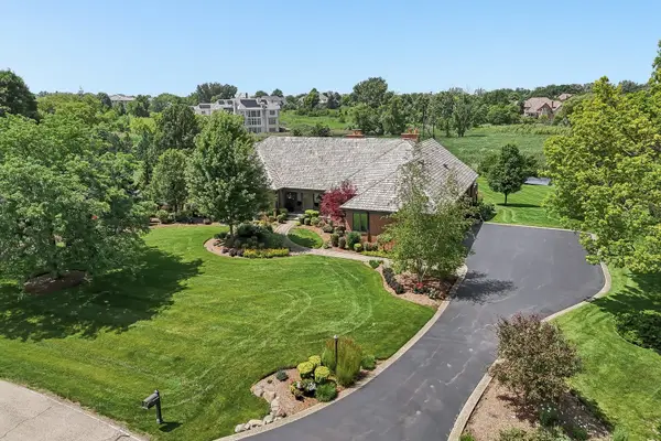 1960 Abbotsford Drive, Inverness, IL 60010