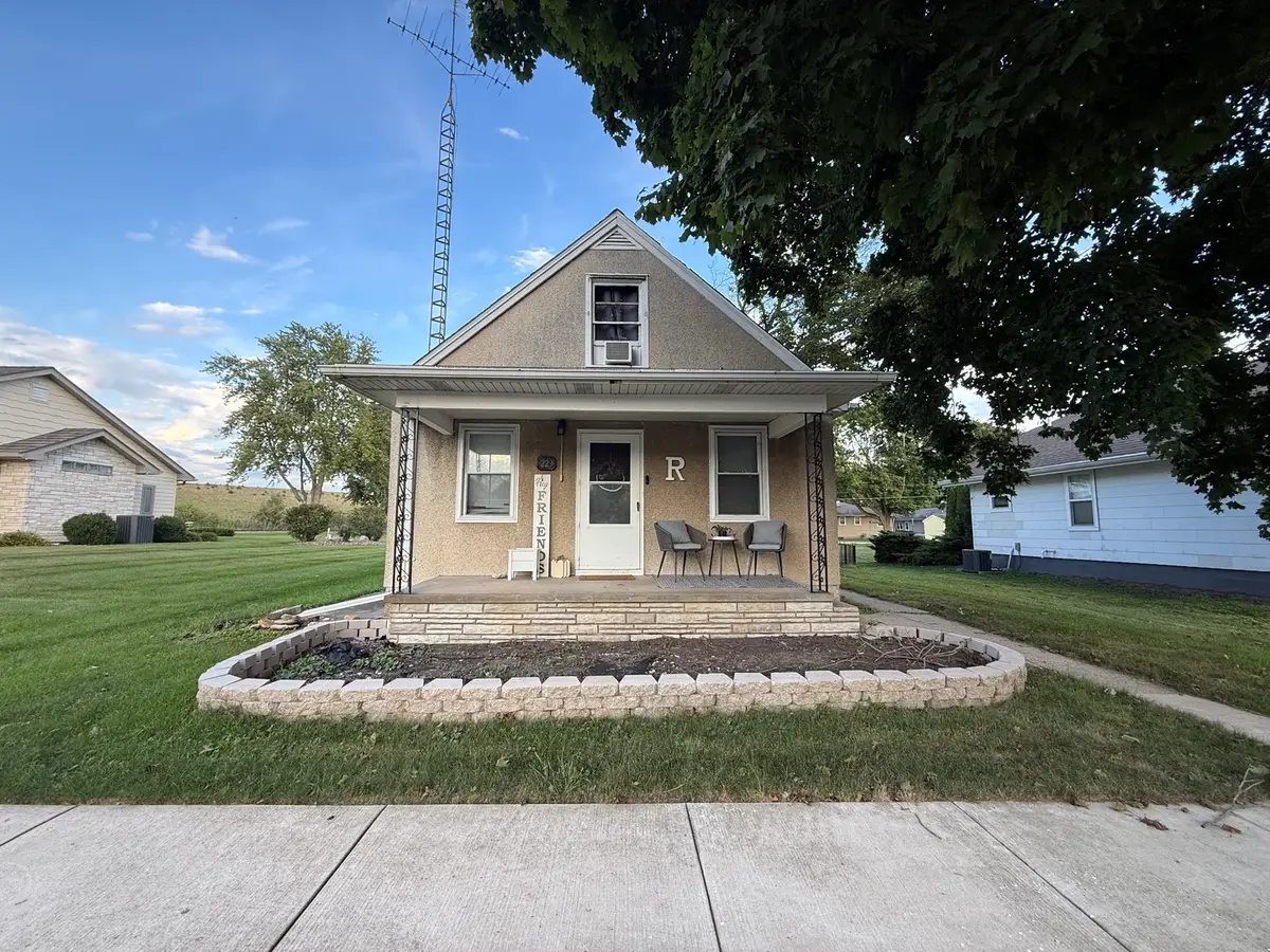 223 N Peru Avenue, Ladd, IL 61329 - #1