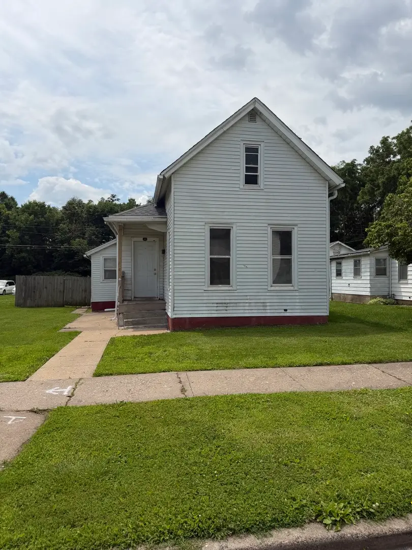 1823 W 6th Street, Davenport, IA 52802 - #1