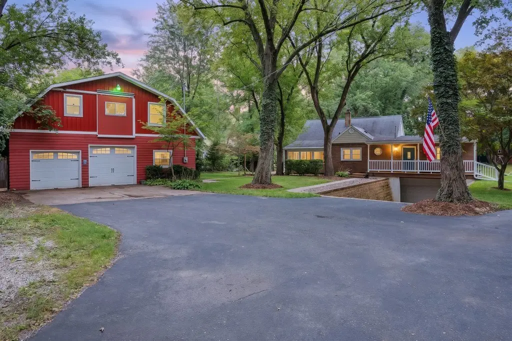 2831 44th Street, Moline, IL 61265 - #1