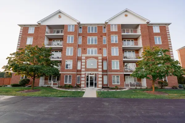 5550 115th Street #101, Oak Lawn, IL 60453
