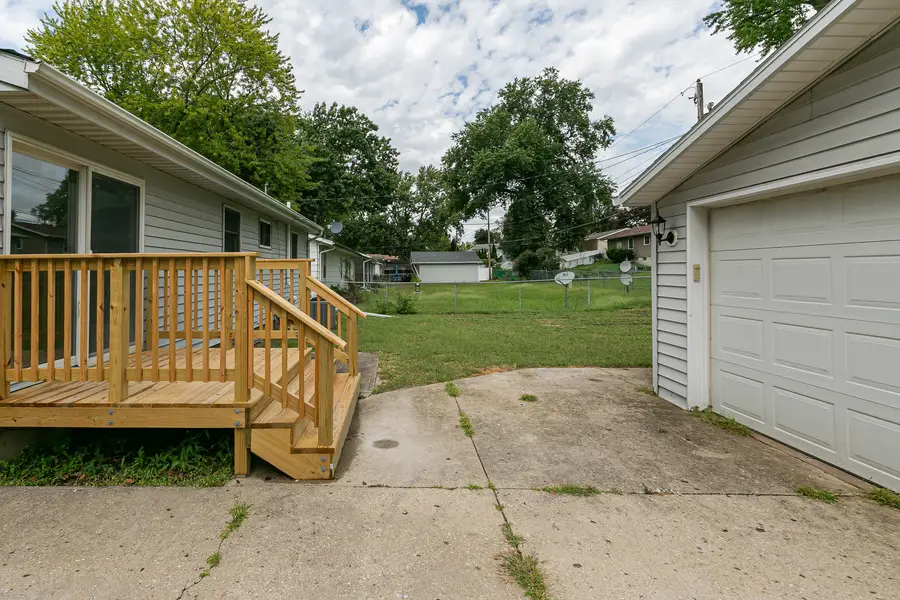 3323 Kimberly Downs Road, Davenport, IA 52722 - #3